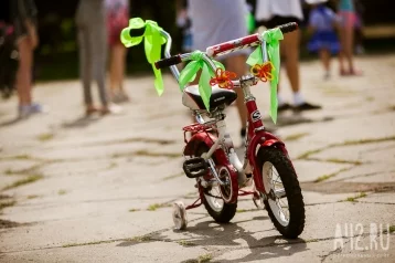 Фото: В Кемерове шестилетняя девочка получила серьёзную травму, катаясь на велосипеде 1