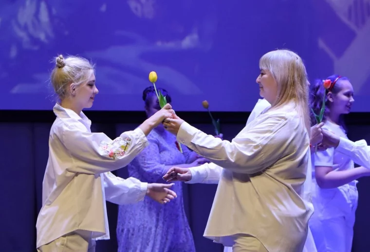 Фото: В Кемерове прошёл областной приём по случаю 8 Марта: женщин поздравил губернатор 3