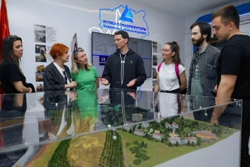 Фото: «Кузбассразрезуголь» установил рекорд по числу промышленных туристов в 2025 году 3