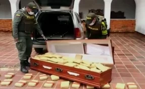 Полиция задержала колумбийских наркоторговцев, перевозивших марихуану в гробах