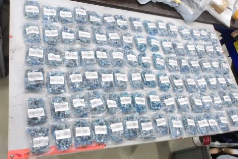 Российские таможенники обнаружили 30 кг радиоактивных бусин в посылках из Китая