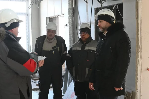 Глава Белова отметил низкий темп строительства детской поликлиники
