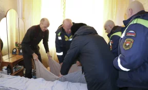 В Кемерове пострадавший пенсионер оказался без помощи в запертой квартире