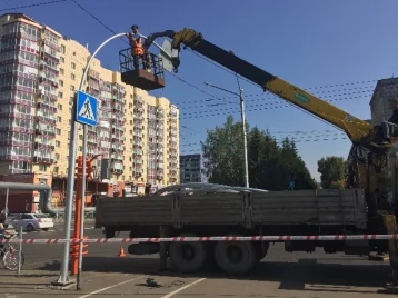 Фото: Почти 650 стоек для новых дорожных знаков установили в Кемерове 1