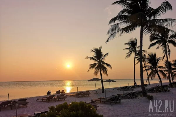 На Бали российский пенсионер 20 часов дрейфовал на доске для сёрфинга