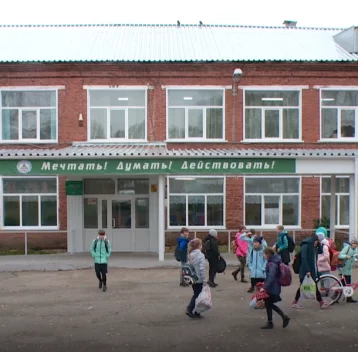 Фото: Сергей Цивилёв проверил, как отремонтировали школу в селе Чусовитино 1