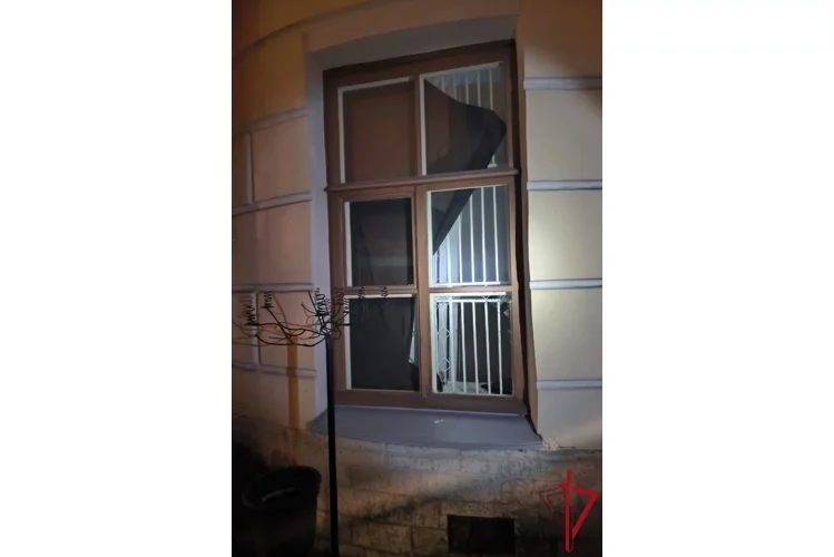 Фото: Пьяный кузбассовец лёг спать в закрытом Шереметевском дворце в Санкт-Петербурге 3