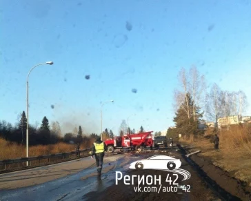 Фото: В Кузбассе перевернулась пожарная машина 2