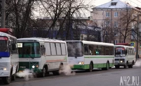 Дополнительные автобусы до кладбищ в Кемерове будут ходить всю неделю