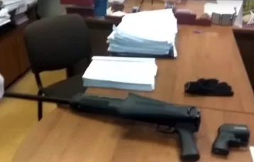 Фото: СК показал на видео оружие, из которого убили пристава в суде Новокузнецка 1