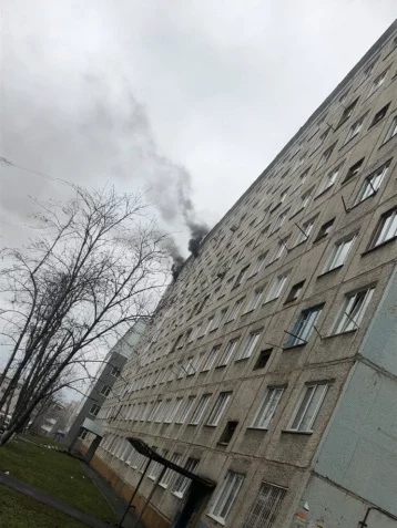 Фото: Спасены 14 взрослых и 3 детей: появились подробности пожара в кемеровском общежитии 1