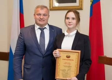 Фото: Власти региона наградили юных кузбассовцев за спасение людей 1