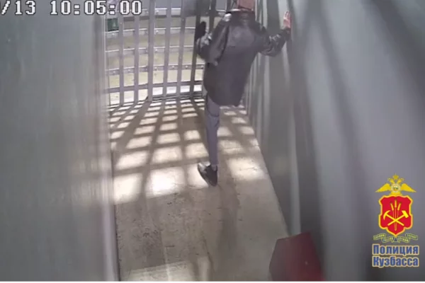 В Новокузнецке полицейский толкнул задержанного, возбуждено уголовное дело