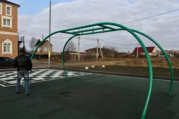 Фото: В Кузбассе вандалы испортили новый мультипарк 1