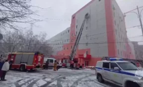 В Москве во время пожара в роддоме сотрудники МЧС спасли 39 человек 