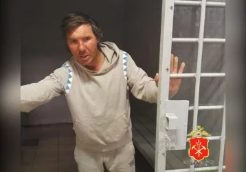Фото: В Кемерове задержали «полицейского», который буянил на остановке 1
