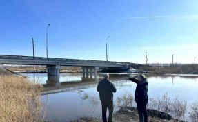 В кузбасском посёлке подтопило дорогу