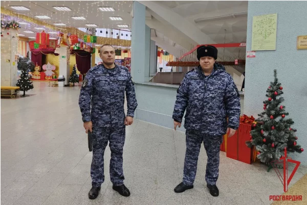 В Кемерове Росгвардейцы помогли посетительнице цирка, у которой начался приступ