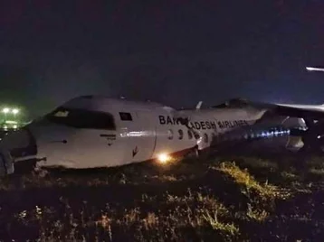Фото: В Мьянме при крушении самолёта в аэропорту пострадали 15 человек 1