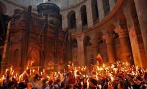 В РПЦ уверены в чудесном происхождении Благодатного огня