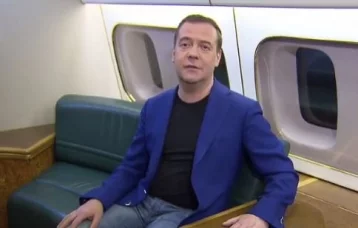 Фото: Стало известно, сколько Медведев заработал за год 1