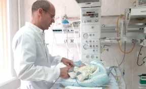 Кемеровские врачи спасли жизнь малышу с очень маленьким весом