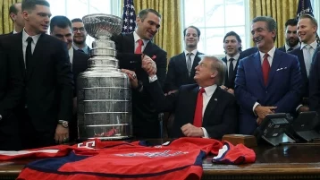 Фото: Трамп заявил, что является фанатом хоккеиста Овечкина 1