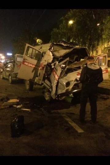 Фото: Страшная авария с машиной скорой помощи произошла в Кузбассе 1