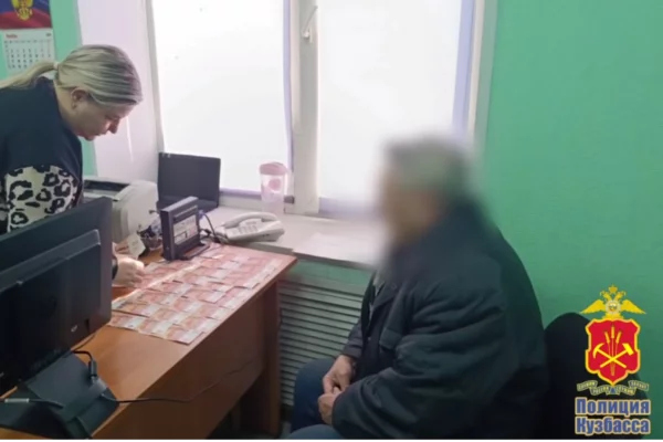 Таксист помешал кузбассовцу отправить мошенникам деньги в банке с вареньем