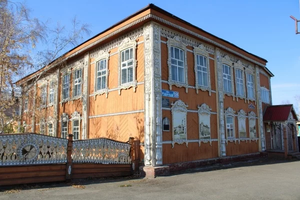 В Мариинске сразу 4 объекта культурного наследия выставили на продажу за 1 рубль