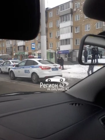 Фото: Патрульная машина столкнулась с учебной в Кемерове 3