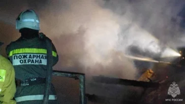 Фото: Житель Оренбургской области спас 2 девочек во время пожара 3