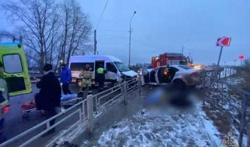 Фото: Погибли 4 человека: МЧС показало кадры смертельного ДТП в Удмуртии 2