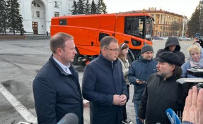В Кемерове собрали новый дорожный пылесос: губернатор предложил мэру начать испытания