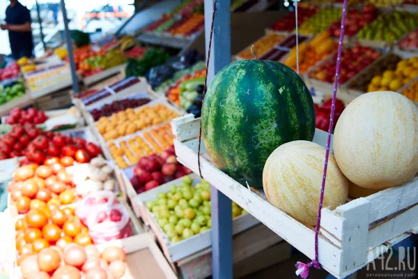 В Кузбассе изъяли из продажи более 3,6 тонн овощей и фруктов в 2025 году 