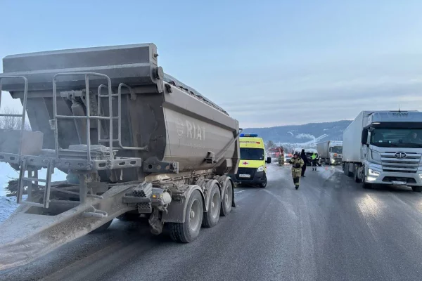 Маршрутка с пассажирами разбилась на трассе по пути в Уфу, водитель погиб