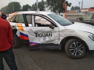 Фото: В Кемерове автомобиль для тест-драйва попал в ДТП 1