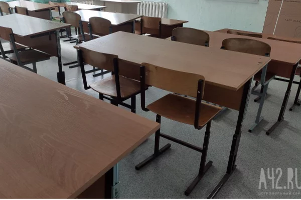 «Попросту рассыпается»: кузбассовцы пожаловались на аварийное здание школы