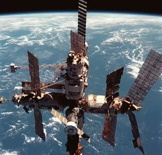 Фото: Эксперт раскрыл причину затопления космической станции «Мир» 1