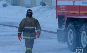 В Кемерове сгорели частный дом, гараж и автомобиль