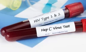 Госдума приняла закон о разрешении людям с ВИЧ и гепатитом С усыновлять детей