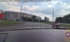 В Кемерове мужчину, вёзшего пассажирку, отстранили от управления мотоциклом