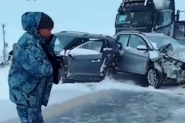 Четыре человека погибли в ДТП с 10 автомобилями в Татарстане