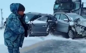 Четыре человека погибли в ДТП с 10 автомобилями в Татарстане