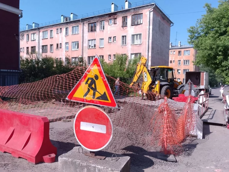 Фото: В Новокузнецке на улице Хитарова заменят трубопровод, которому 35 лет 3