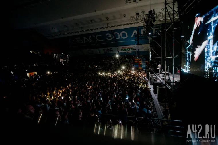 Фото: «Делай вопреки»: как прошёл концерт Басты в Кемерове 33
