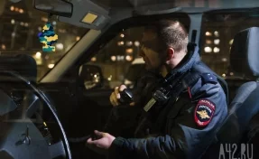 В Кузбассе будут судить 44-летнюю женщину, покусавшую полицейского