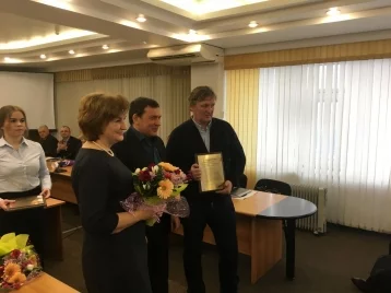 Фото: Мэр Новокузнецка наградил родителей хоккеистов-олимпийцев 1