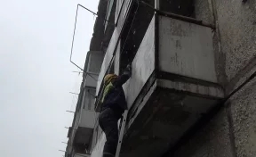 Жительницу Кемерова спасли с помощью штурмовой лестницы