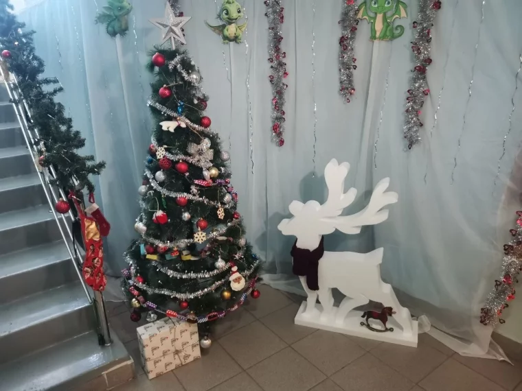 Фото: Сергей Цивилёв поблагодарил кузбассовцев за украшение дворов и подъездов к Новому году 8